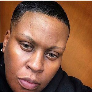 Meet your Posher, Iris